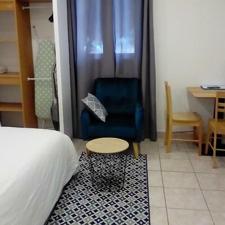 Appartement AAD1 Clamart 200 m du Tramway T6 st pavé blc avec cuisine séparée Esterno foto