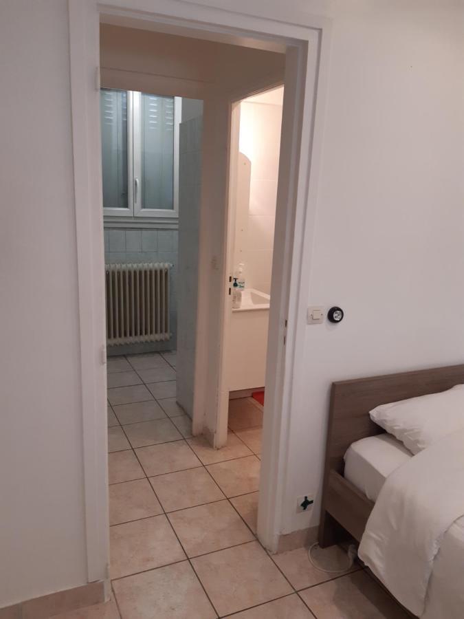 Appartement AAD1 Clamart 200 m du Tramway T6 st pavé blc avec cuisine séparée Esterno foto
