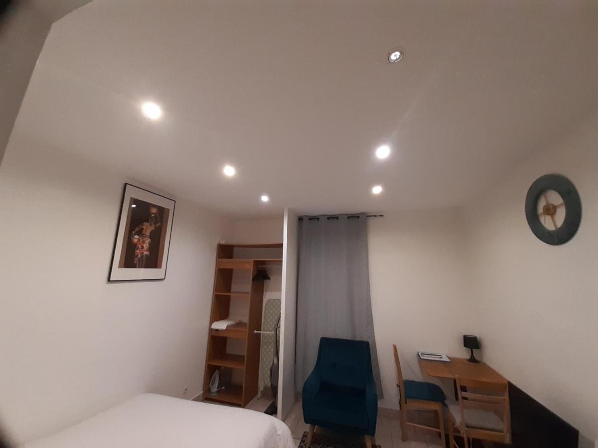 Appartement AAD1 Clamart 200 m du Tramway T6 st pavé blc avec cuisine séparée Esterno foto